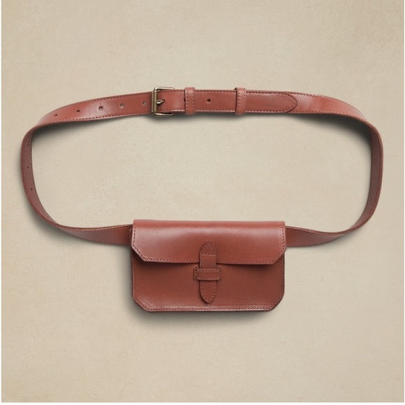Banana Republic Handbags - Banana Republic Heritage Leather Belt Bag ONE SIZE